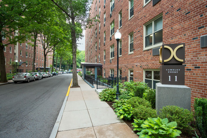 Luxury Apartment Buildings: Camelot Court